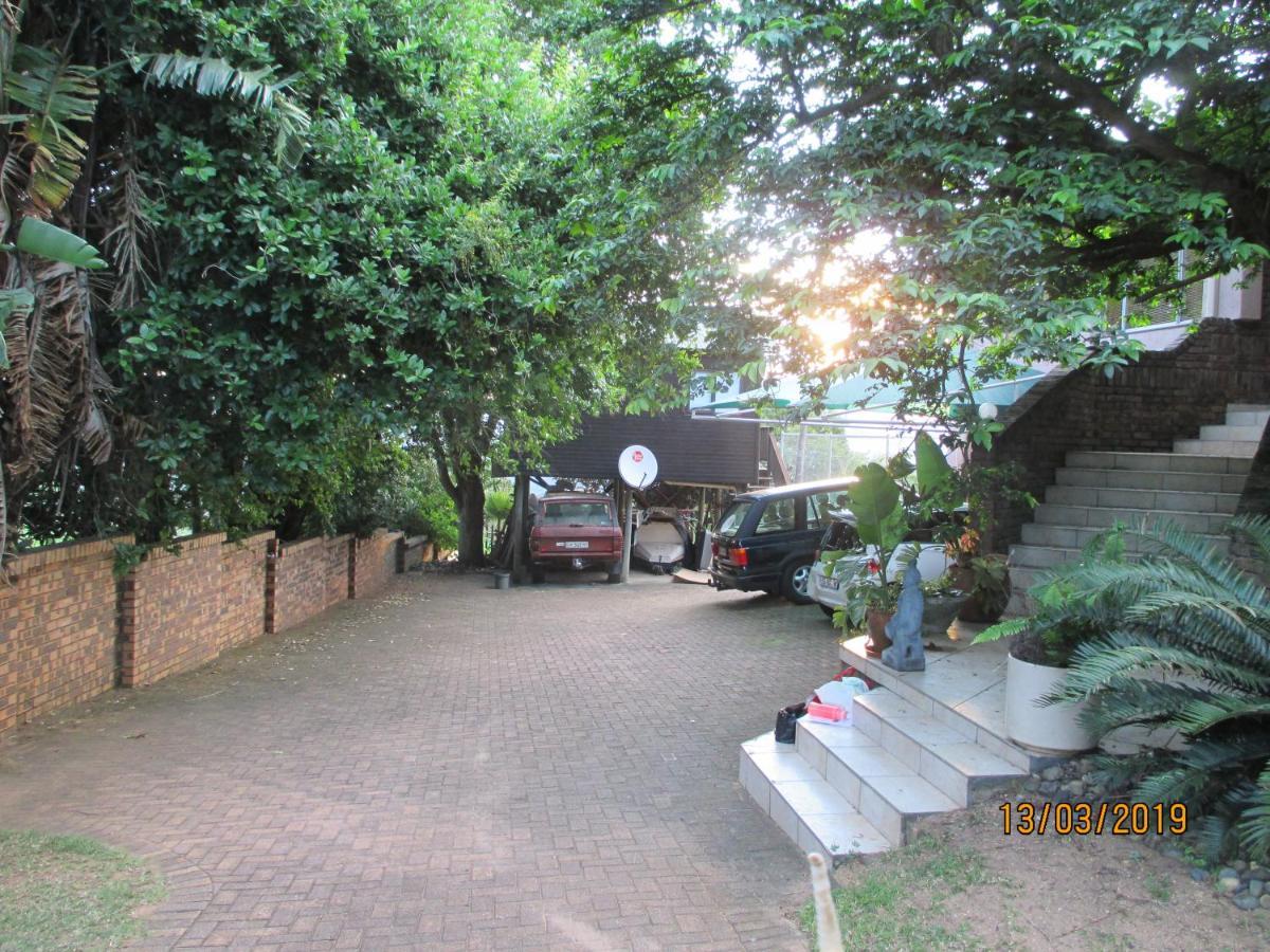 Villa The Tree House Mbombela Exterior foto